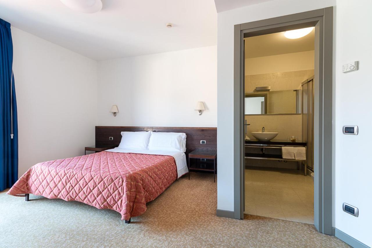 Hotel Del Rosmunda 3*
